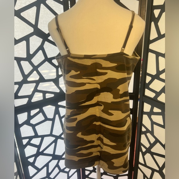 🆕 Torrid - Camouflage Lace Up Foxy Cami Tank Top - Picture 3 of 4
